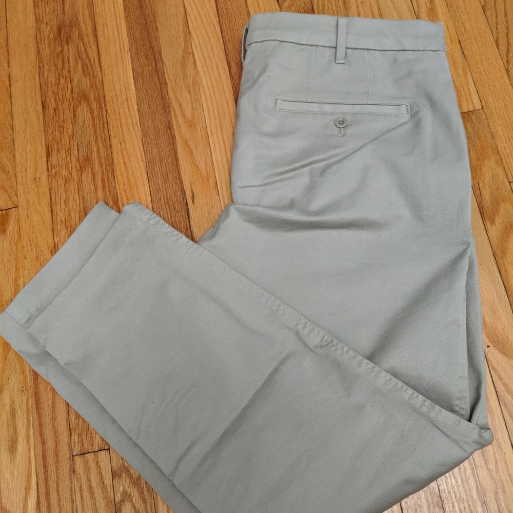 Uniqlo Flat Front Stretch Chinos